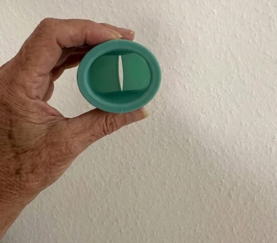 Trelino-Membran-Einsatz in der Hand